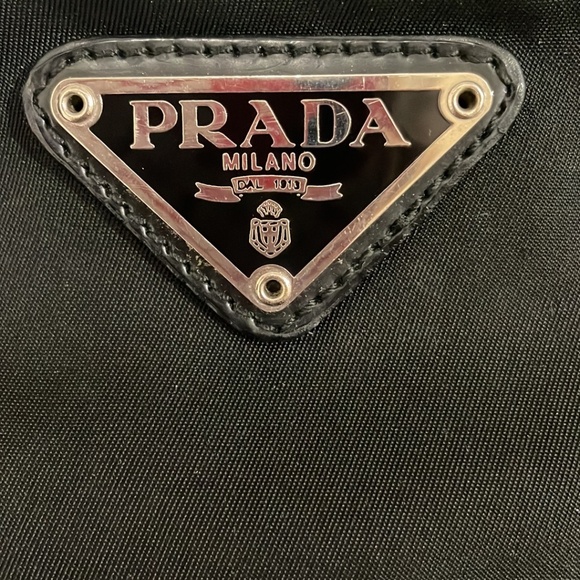 Prada Black Nylon Crossbody Zippered Bag—Adjustable Strap—BEAUTIFUL! Very Nice! - Picture 2 of 12
